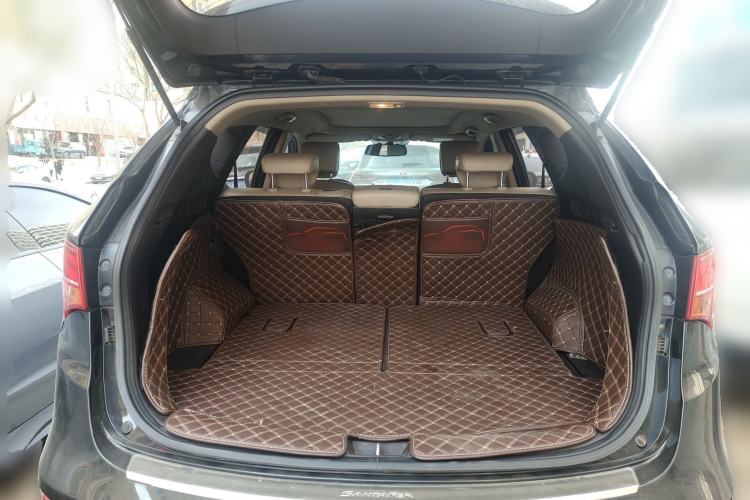 Used Hyundai Santa Fe 2013 2.4L Automatic Two-Wheel Drive Smart Version Trunk
