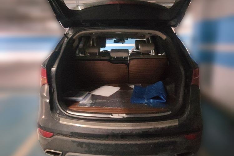 Used Hyundai Santa Fe 2013 Revised Version 2.0T Automatic All-Wheel Drive Prestige Edition Trunk