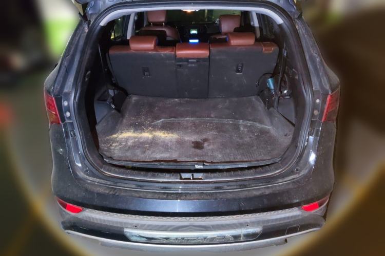 Used Hyundai Santa Fe 2013 2.0T Automatic All-Wheel Drive Top Trim Trunk