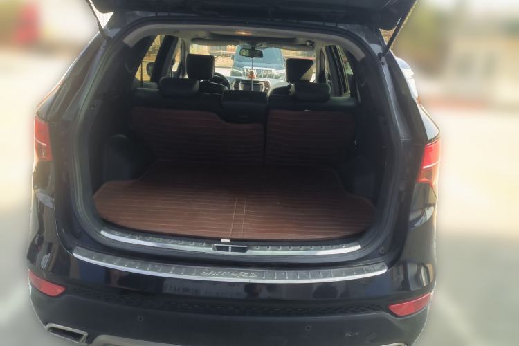 Used Hyundai Santa Fe 2013 2.4L Automatic Two-Wheel Drive Smart Version Trunk