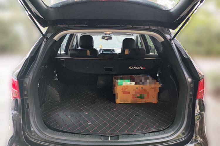 Used Hyundai Santa Fe 2013 2.4L Automatic 2WD Comfort Edition Trunk