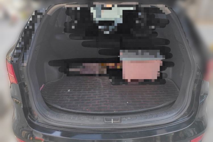 Used Hyundai Santa Fe 2013 2.4L Automatic 4x4 Smart Version Trunk