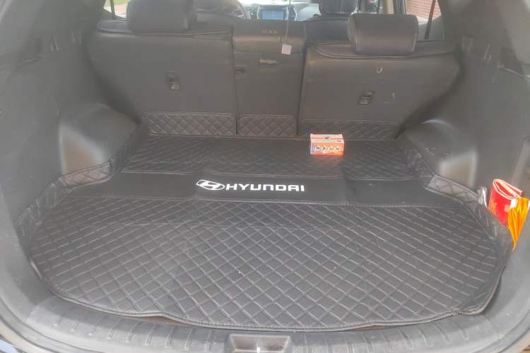 Used Hyundai Santa Fe 2013 2.4L Automatic Two-Wheel Drive Smart Version Trunk