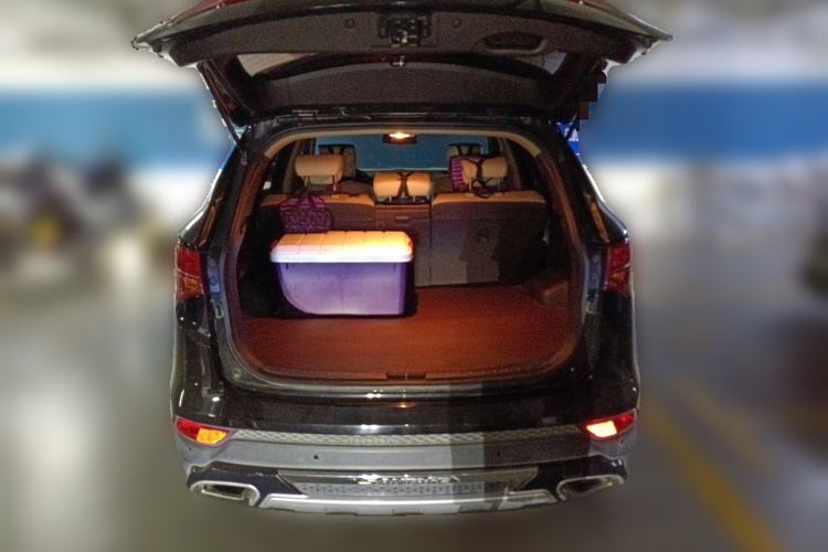 Used Hyundai Santa Fe 2013 2.4L Automatic Two-Wheel Drive Smart Version Trunk
