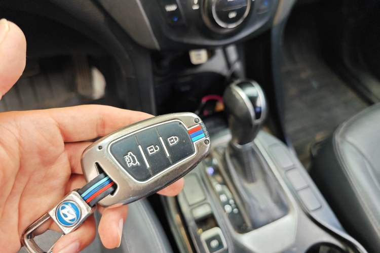 Used Hyundai Santa Fe 2013 Revised Version 2.4L Automatic All-Wheel Drive Smart Type Vehicle Key