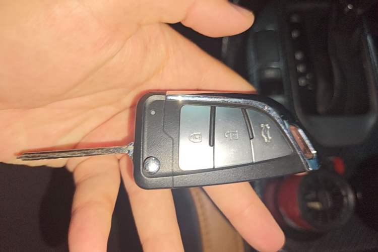 Used Hyundai Santa Fe 2013 2.4L Automatic 4x4 Comfort Edition Vehicle Key
