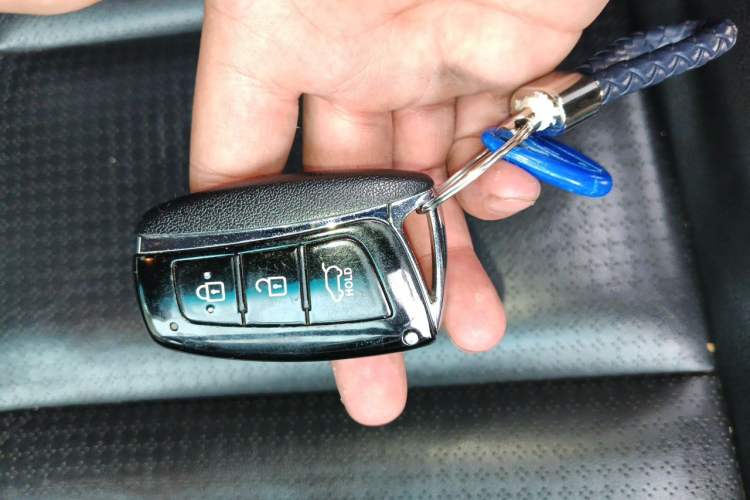 Used Hyundai Santa Fe 2013 2.4L Automatic 4x4 Smart Version Vehicle Key