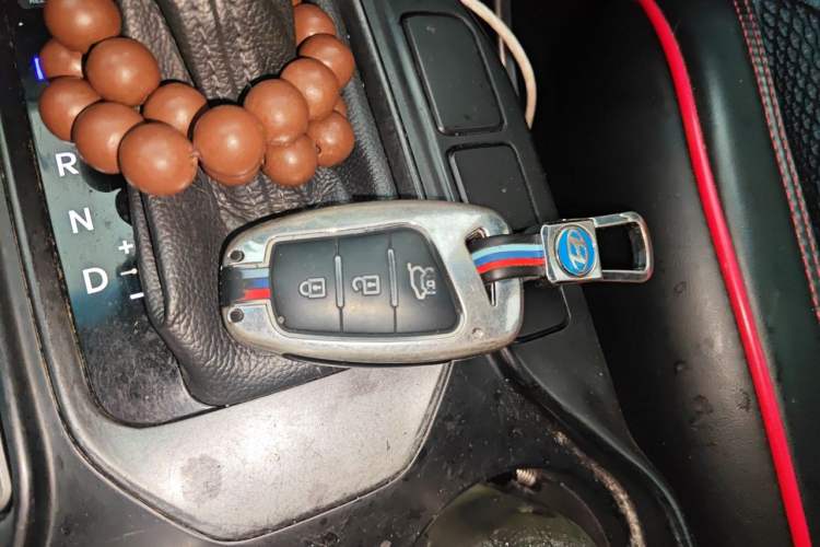 Used Hyundai Santa Fe 2013 2.4L Automatic Two-Wheel Drive Smart Version Vehicle Key