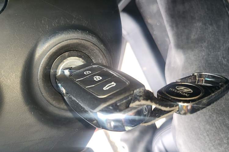 Used Hyundai Santa Fe 2013 2.4L Automatic 2WD Comfort Edition Vehicle Key