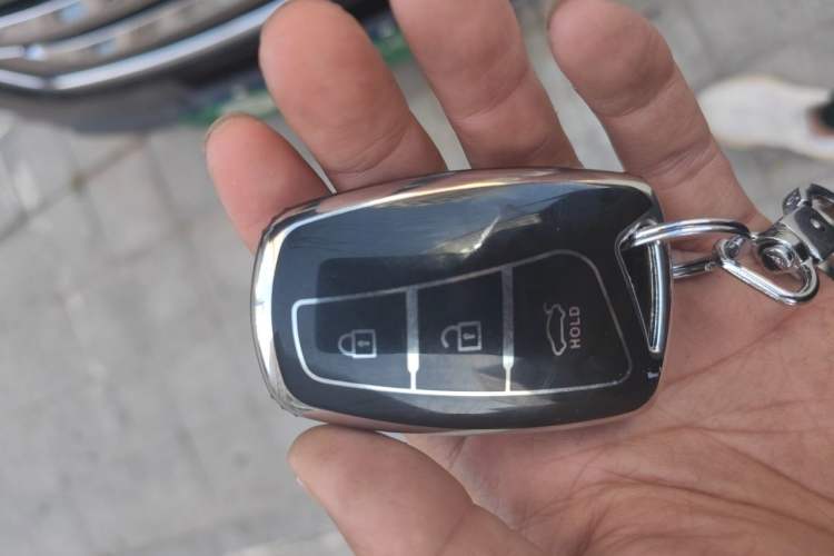 Used Hyundai Santa Fe 2013 2.4L Automatic 4x4 Smart Version Vehicle Key