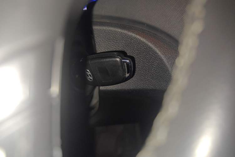 Used Hyundai Santa Fe 2013 2.4L Manual Two-Wheel Drive Comfort Version Vehicle Key