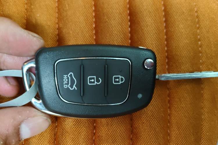 Used Hyundai Santa Fe 2013 2.4L Automatic 2WD Comfort Edition Vehicle Key