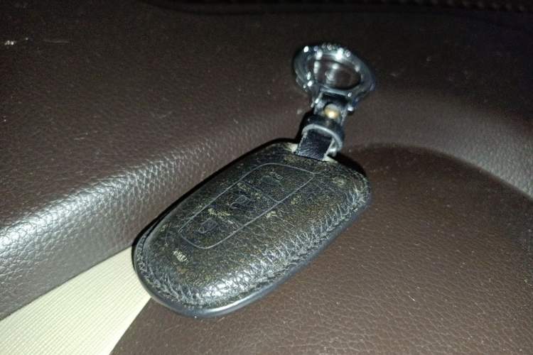 Used Hyundai Santa Fe 2013 2.4L Automatic Two-Wheel Drive Smart Version Vehicle Key