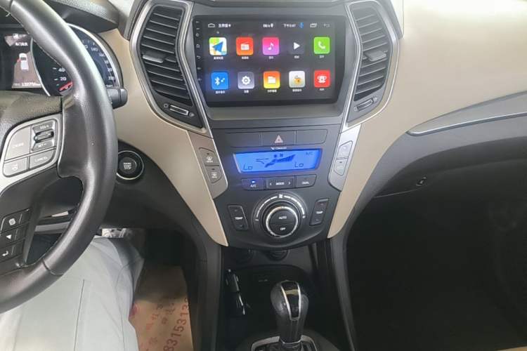 Used Hyundai Santa Fe 2013 2.4L Automatic Two-Wheel Drive Smart Version Audio And AC Panel