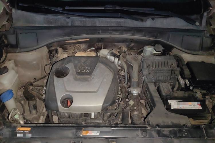 Used Hyundai Santa Fe 2013 Revised Version 2.0T Automatic All-Wheel Drive Top-Tier Trim Engine Bay