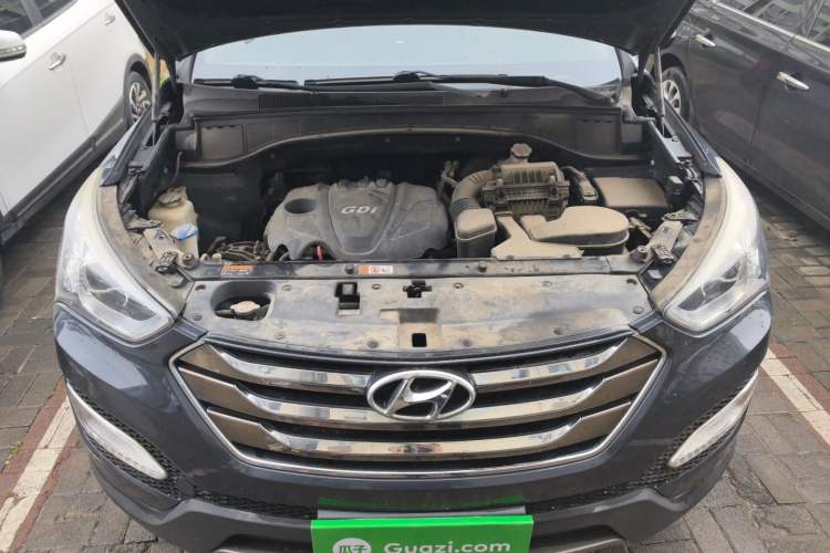 Used Hyundai Santa Fe 2013 2.4L Automatic Two-Wheel Drive Smart Version Engine Bay
