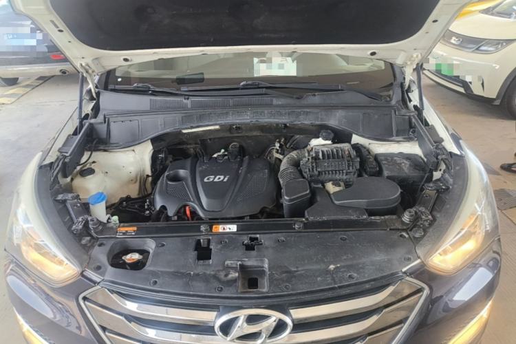 Used Hyundai Santa Fe 2013 2.4L Automatic Two-Wheel Drive Smart Version Engine Bay