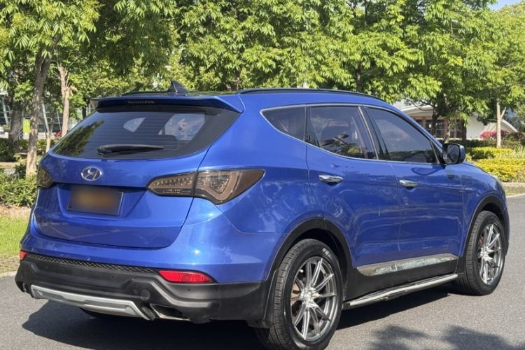 Used Hyundai Santa Fe 2013 2.4L Automatic Two-Wheel Drive Smart Version Exterior 12