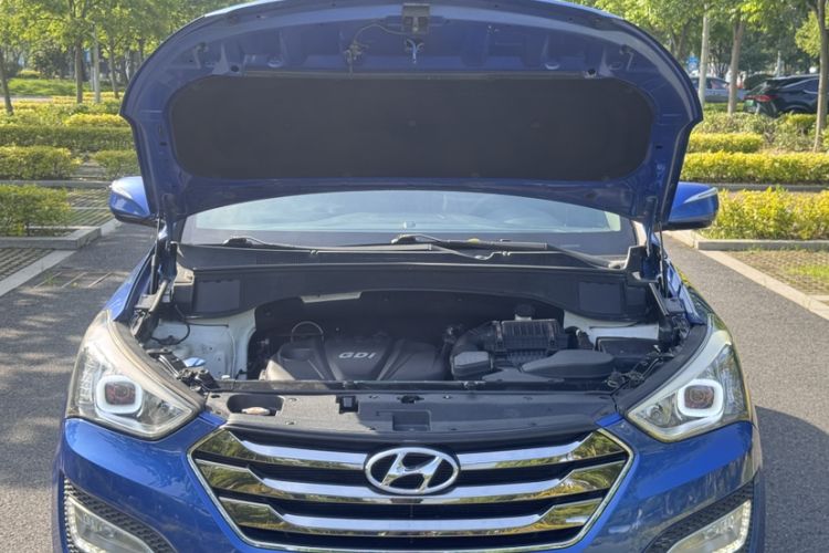 Used Hyundai Santa Fe 2013 2.4L Automatic Two-Wheel Drive Smart Version Exterior 4