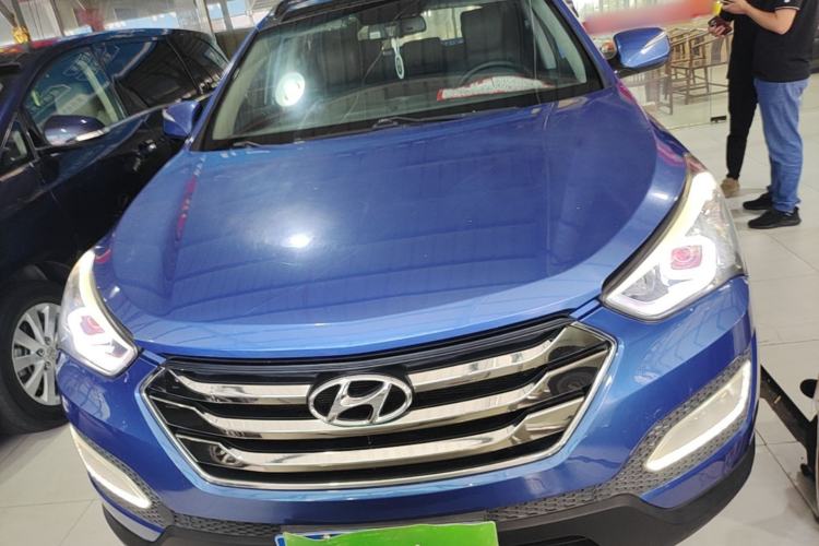 Used Hyundai Santa Fe 2013 2.4L Automatic Two-Wheel Drive Smart Version Front