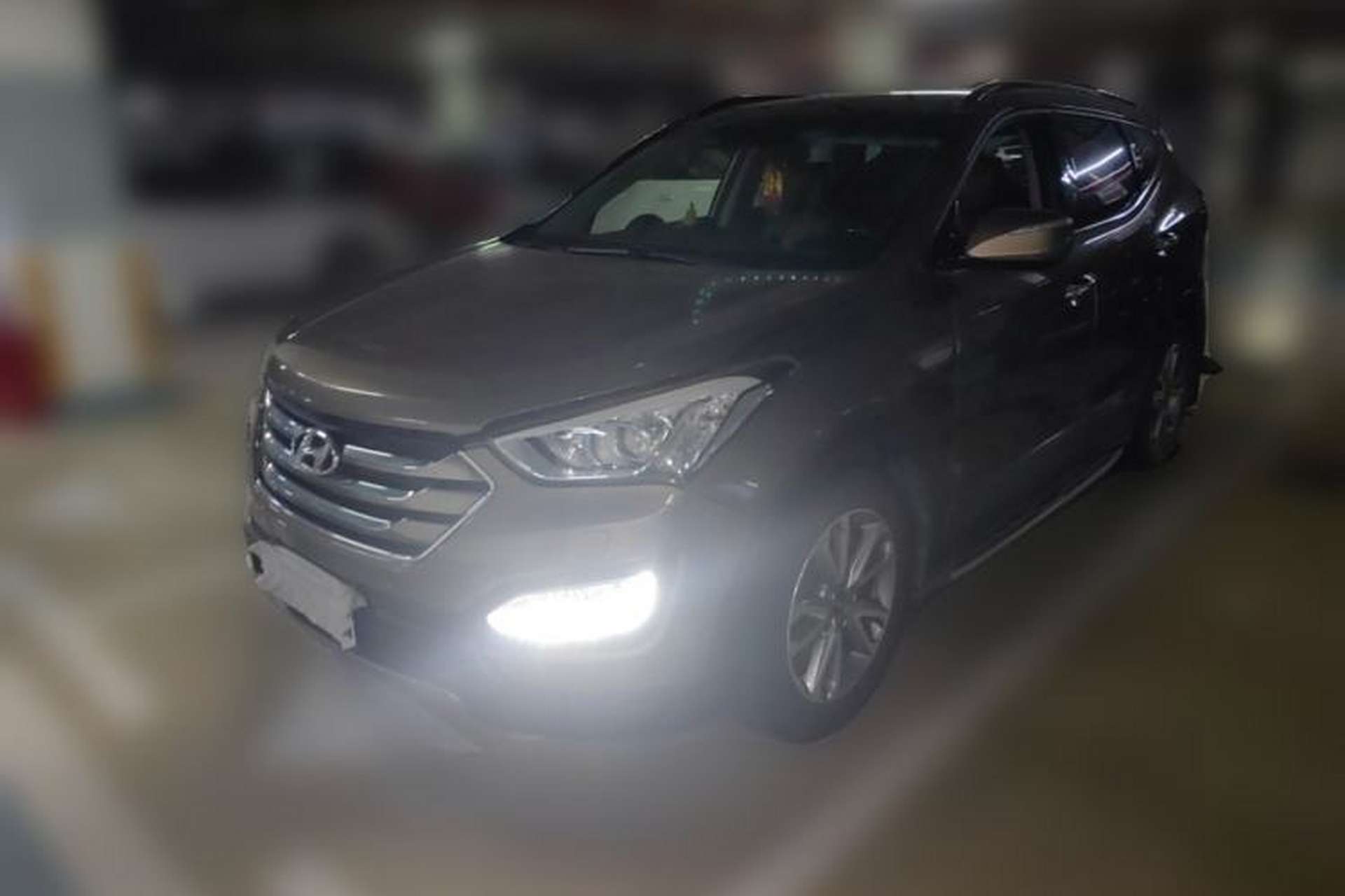 Used Hyundai Santa Fe 2013 Revised Version 2.0T Automatic All-Wheel Drive Top-Tier Trim Front Left 45 Deg
