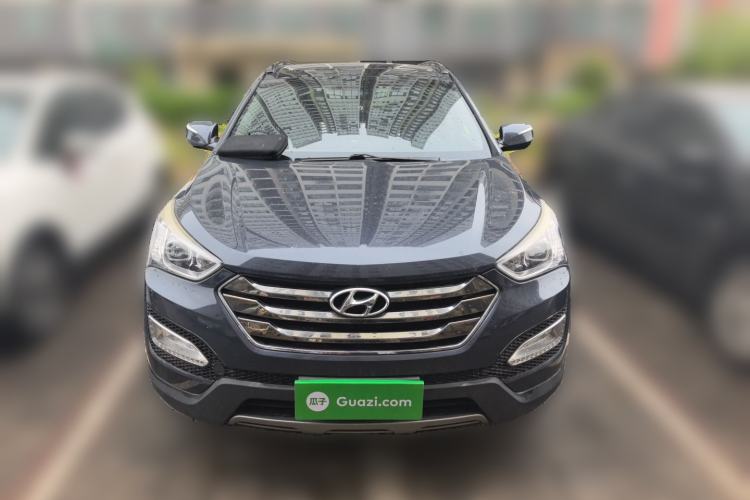 Used Hyundai Santa Fe 2013 2.4L Automatic Two-Wheel Drive Smart Version Front
