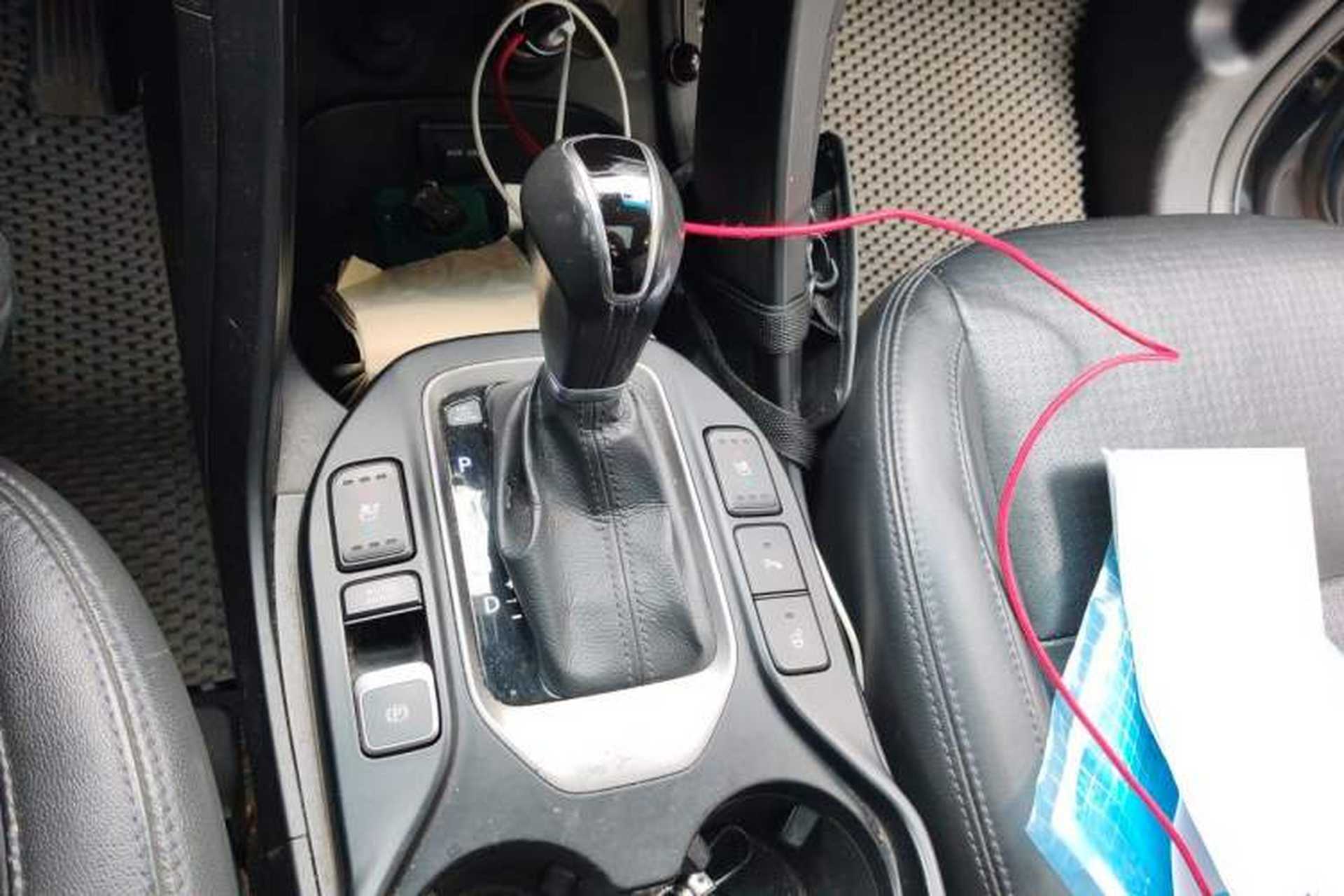 Used Hyundai Santa Fe 2013 2.0T Automatic All-Wheel Drive Top Trim Gear Lever