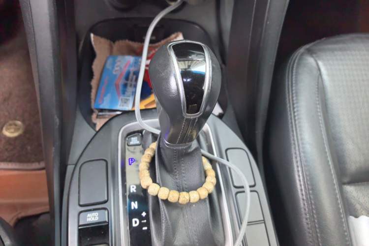 Used Hyundai Santa Fe 2013 2.4L Automatic Two-Wheel Drive Smart Version Gear Lever