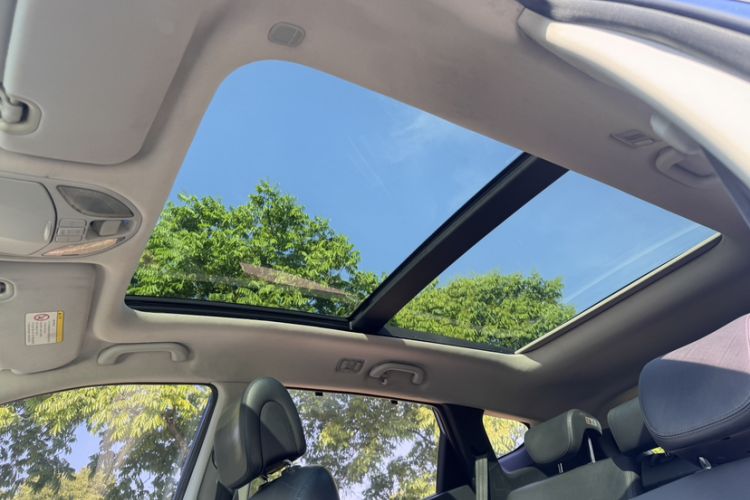 Used Hyundai Santa Fe 2013 2.4L Automatic Two-Wheel Drive Smart Version Headliner
