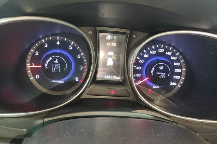 Used Hyundai Santa Fe 2013 2.4L Automatic Two-Wheel Drive Smart Version Instrument Cluster