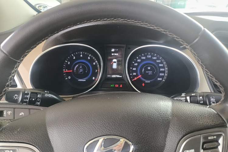 Used Hyundai Santa Fe 2013 2.4L Automatic Two-Wheel Drive Smart Version Instrument Cluster