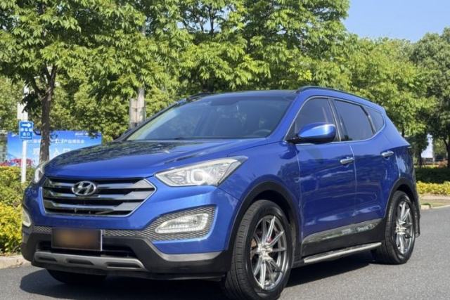 Used Hyundai Santa Fe 2013 2.4L Automatic Two-Wheel Drive Smart Version