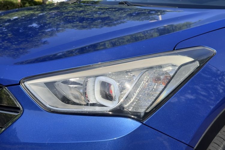 Used Hyundai Santa Fe 2013 2.4L Automatic Two-Wheel Drive Smart Version Left Front Headlight