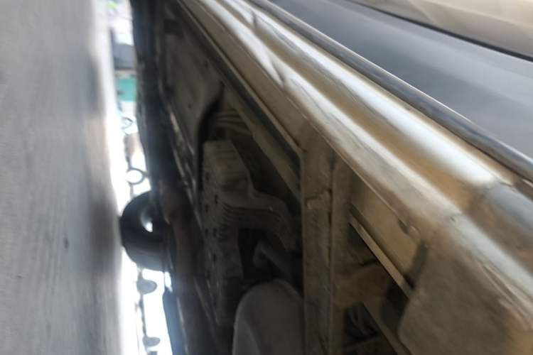 Used Hyundai Santa Fe 2013 2.4L Automatic Two-Wheel Drive Smart Version Left Side Sill