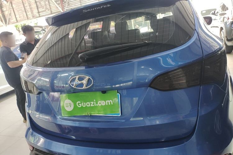 Used Hyundai Santa Fe 2013 2.4L Automatic Two-Wheel Drive Smart Version Rear