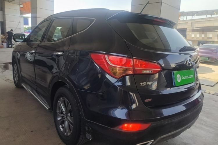Used Hyundai Santa Fe 2013 2.4L Automatic Two-Wheel Drive Smart Version Rear Left 45 Deg