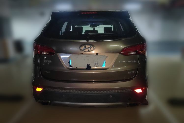 Used Hyundai Santa Fe 2013 Revised Version 2.0T Automatic All-Wheel Drive Top-Tier Trim Rear