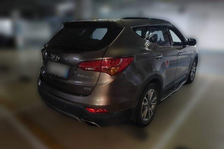 Used Hyundai Santa Fe 2013 Revised Version 2.0T Automatic All-Wheel Drive Top-Tier Trim Rear Right 45 Deg