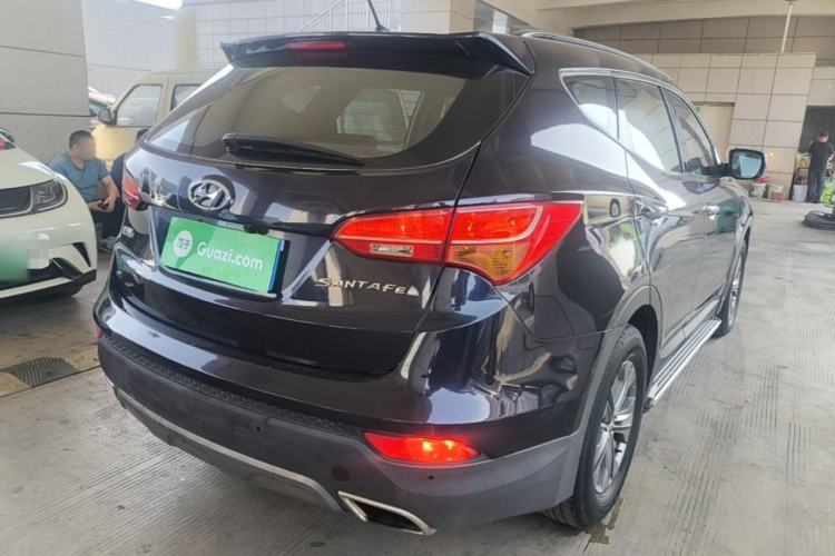 Used Hyundai Santa Fe 2013 2.4L Automatic Two-Wheel Drive Smart Version Rear Right 45 Deg