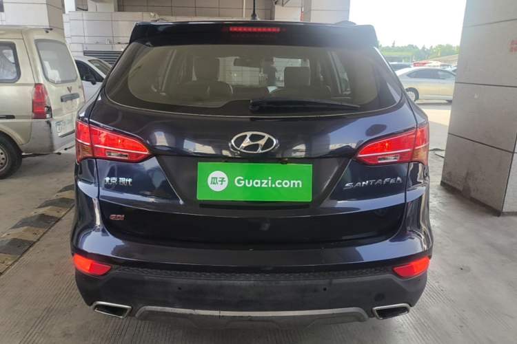 Used Hyundai Santa Fe 2013 2.4L Automatic Two-Wheel Drive Smart Version Rear