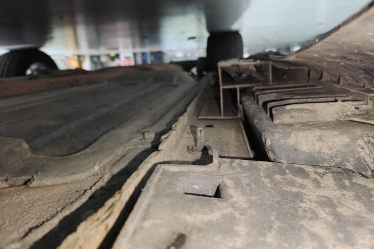 Used Hyundai Santa Fe 2013 2.4L Automatic Two-Wheel Drive Smart Version Right Side Sill