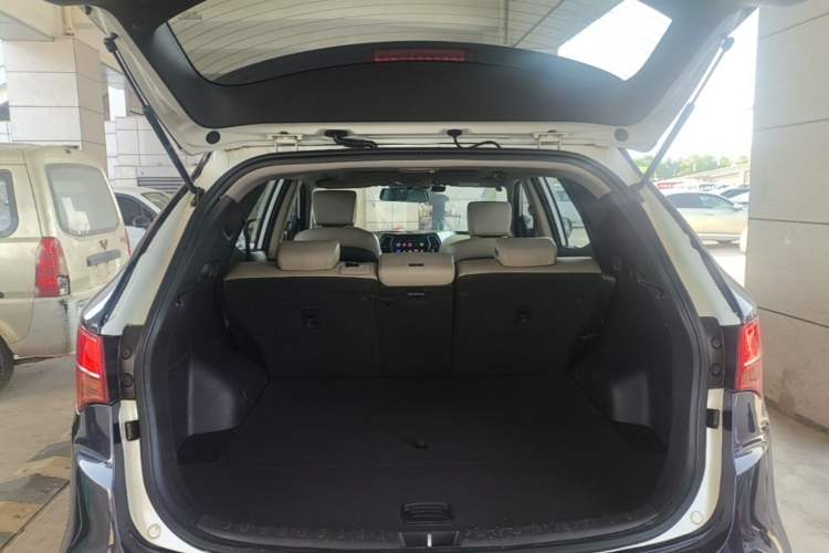 Used Hyundai Santa Fe 2013 2.4L Automatic Two-Wheel Drive Smart Version Trunk