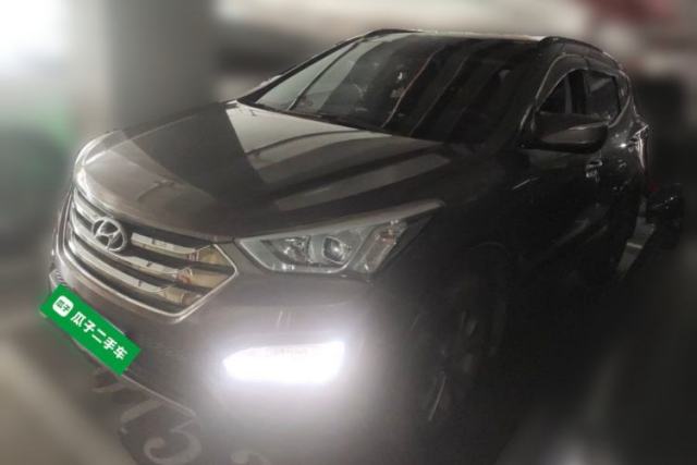 Used Hyundai Santa Fe 2013 2.4L Automatic Two-Wheel Drive Smart Version