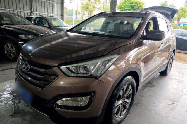 Used Hyundai Santa Fe 2013 2.4L Automatic Two-Wheel Drive Smart Version