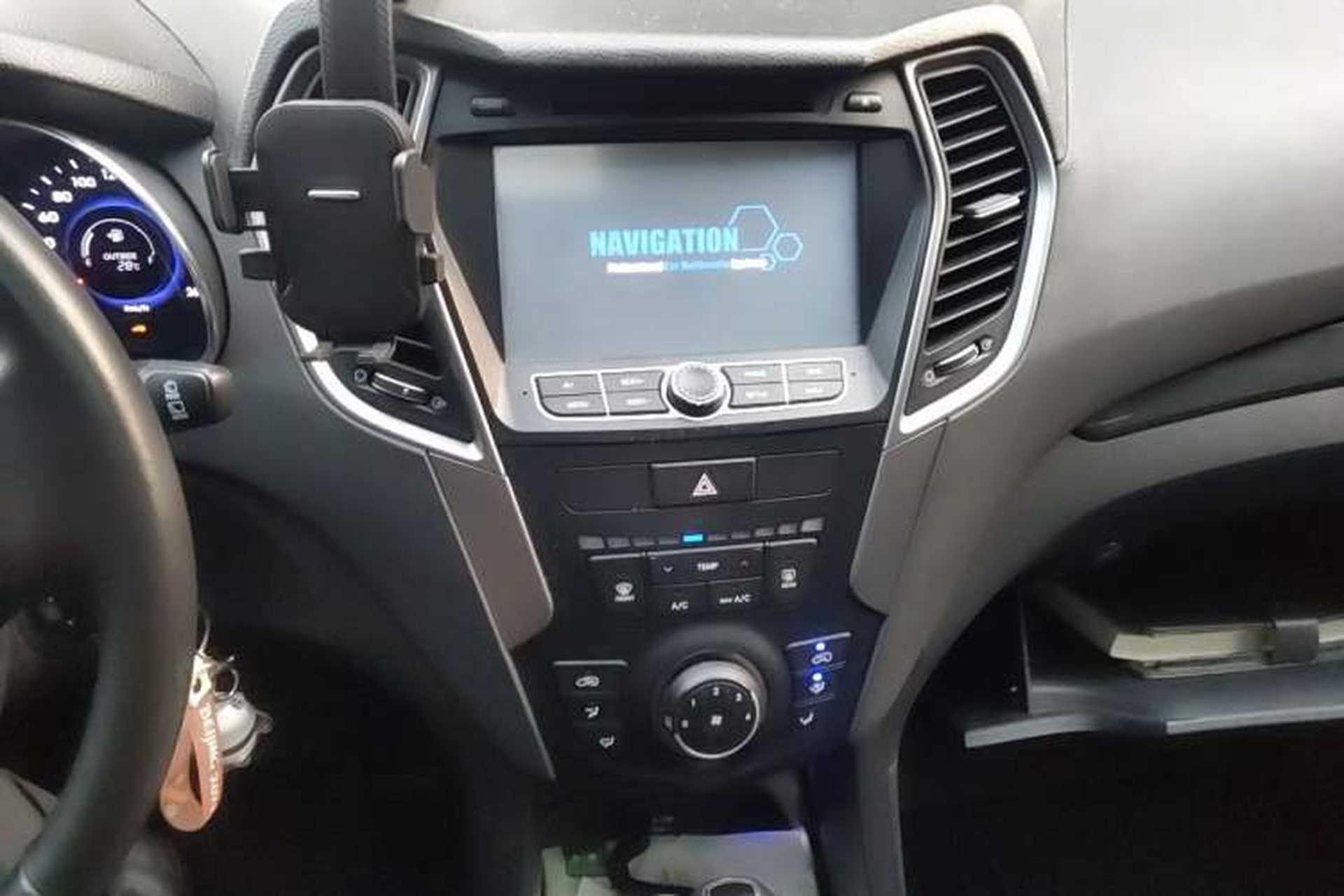 Used Hyundai Santa Fe 2013 2.4L Automatic 2WD Comfort Edition Audio And AC Panel
