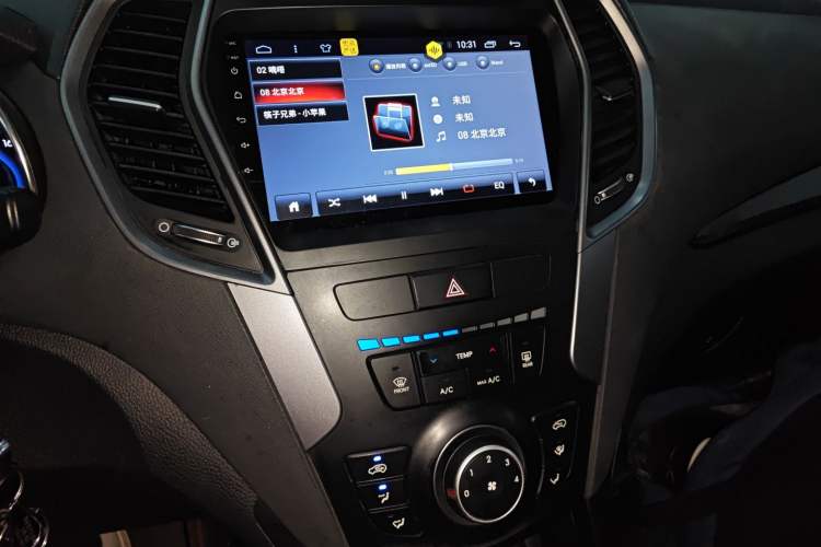 Used Hyundai Santa Fe 2013 2.4L Automatic 4x4 Comfort Edition Audio And AC Panel
