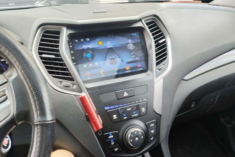 Used Hyundai Santa Fe 2013 2.4L Automatic 2WD Comfort Edition Audio And AC Panel