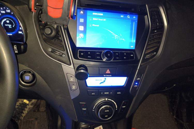 Used Hyundai Santa Fe 2013 2.4L Automatic Two-Wheel Drive Smart Version Audio And AC Panel