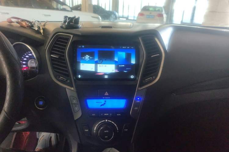 Used Hyundai Santa Fe 2013 2.4L Automatic Two-Wheel Drive Smart Version Audio And AC Panel