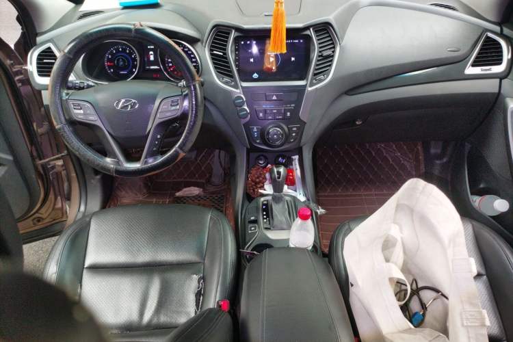 Used Hyundai Santa Fe 2013 2.4L Automatic 2WD Comfort Edition Audio And AC Panel